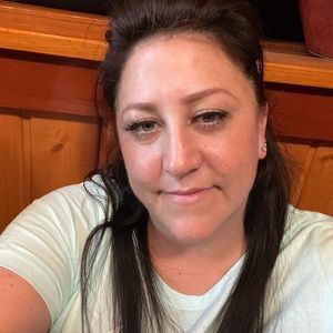 Meet your Posher, Emilie